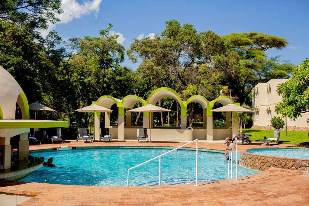 Victoria Falls Rainbow Hotel Exterior photo