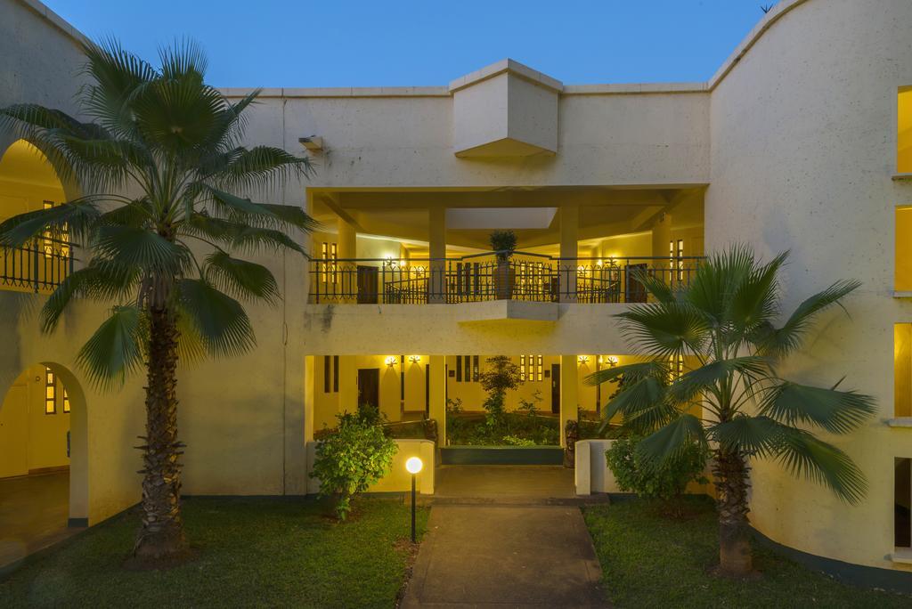Victoria Falls Rainbow Hotel Exterior photo