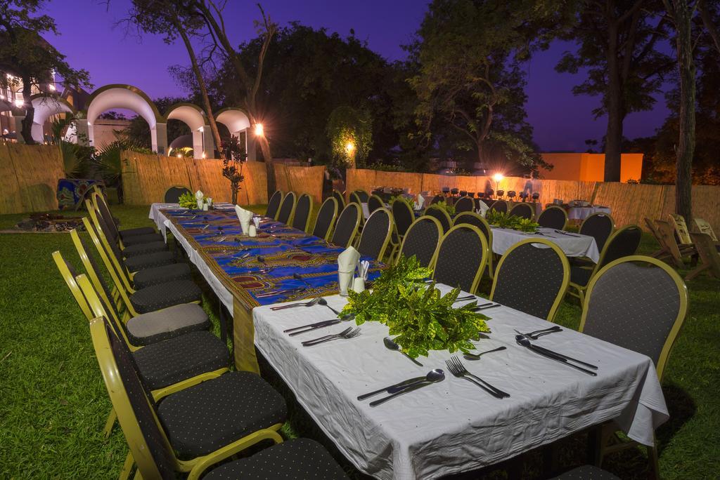 Victoria Falls Rainbow Hotel Exterior photo