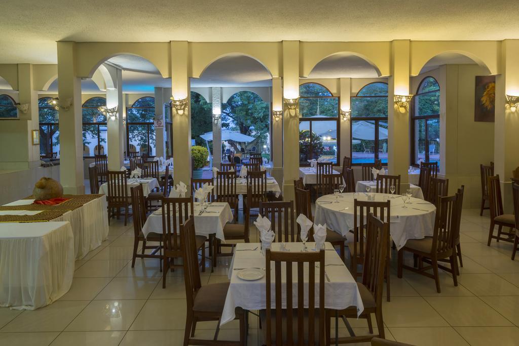 Victoria Falls Rainbow Hotel Exterior photo