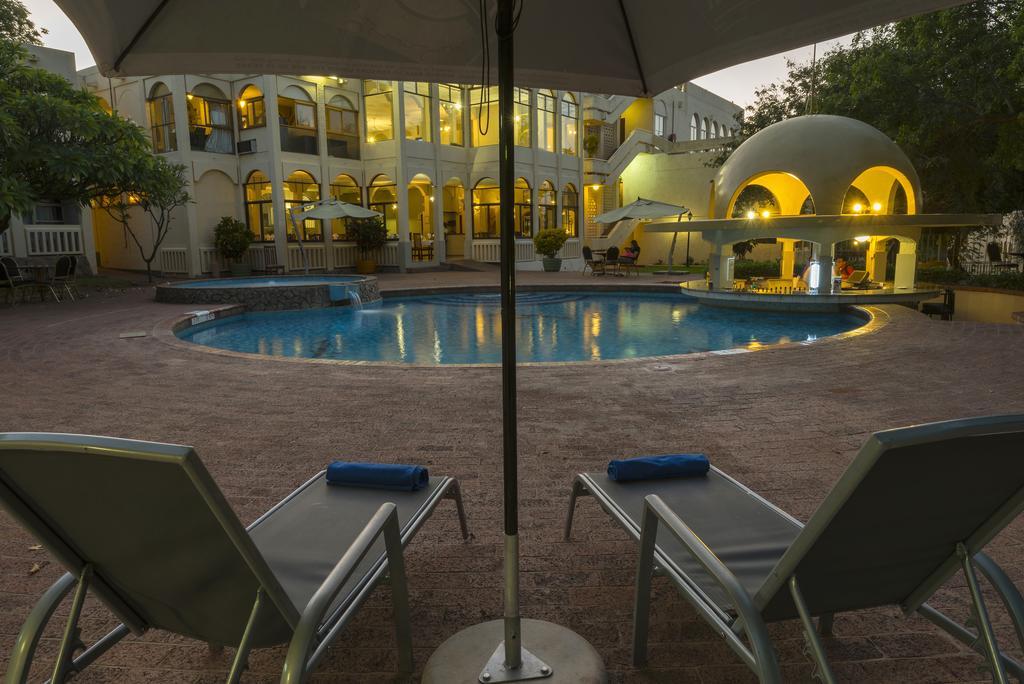 Victoria Falls Rainbow Hotel Exterior photo