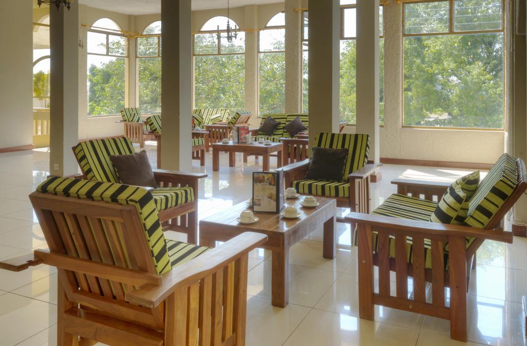 Victoria Falls Rainbow Hotel Exterior photo