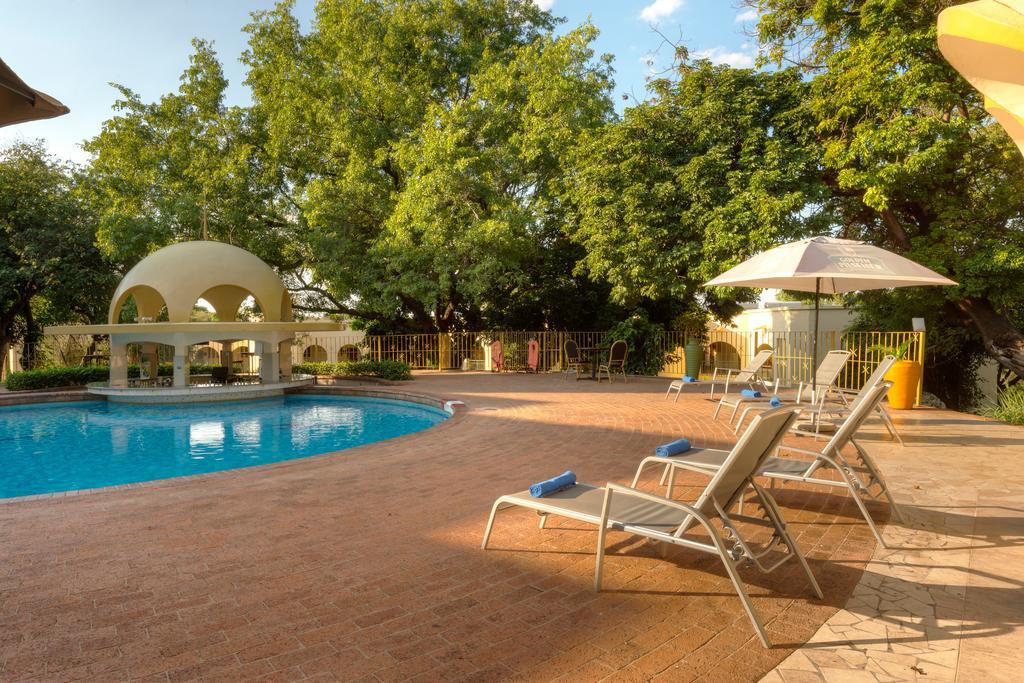 Victoria Falls Rainbow Hotel Exterior photo