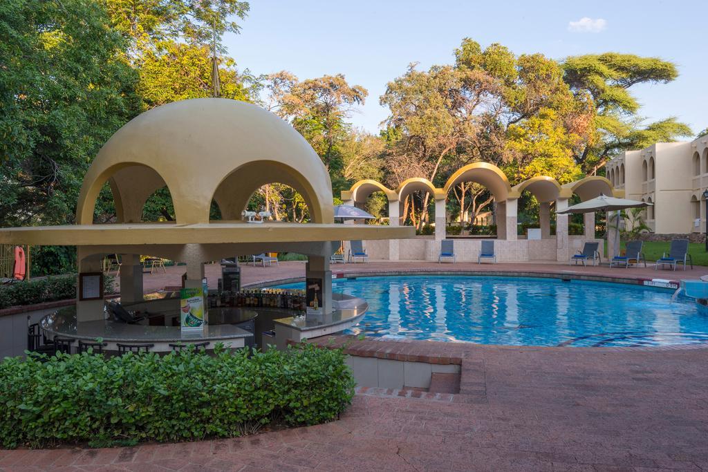 Victoria Falls Rainbow Hotel Exterior photo