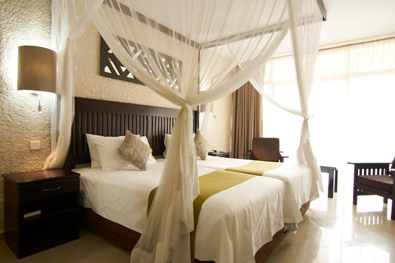 Victoria Falls Rainbow Hotel Exterior photo